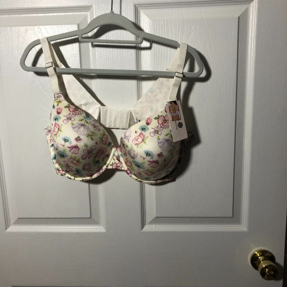 Secret Treasures' Walmart light lined bra with bonded back, 40DD